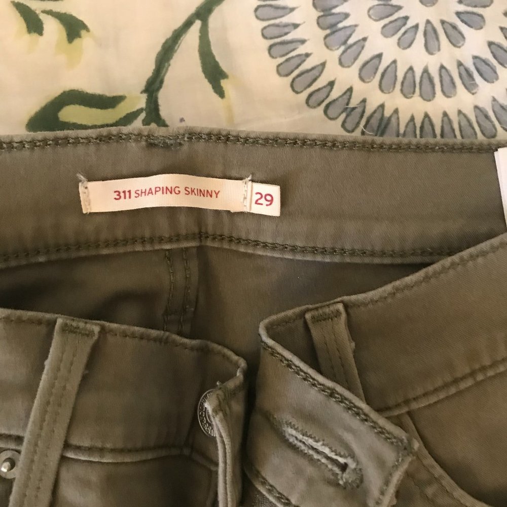Levi's Shaping Skinny Size 29 Olive Green